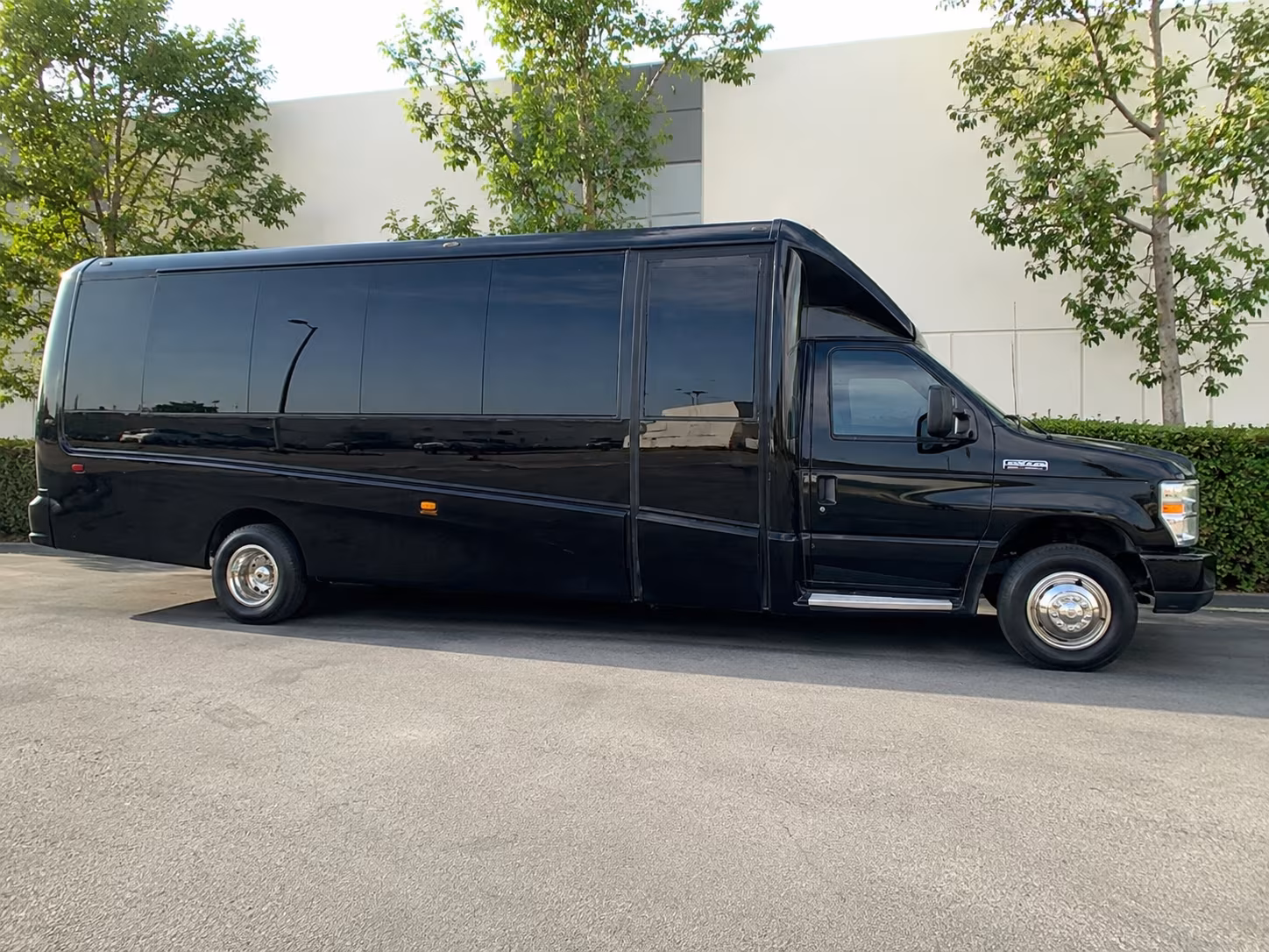 guest shuttles to seis soles wine co tasting room and wedding venues around orange