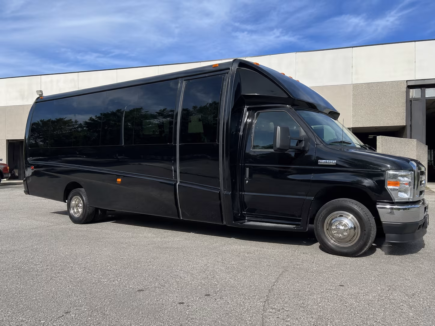 orange airport shuttle bus rentals for private groups