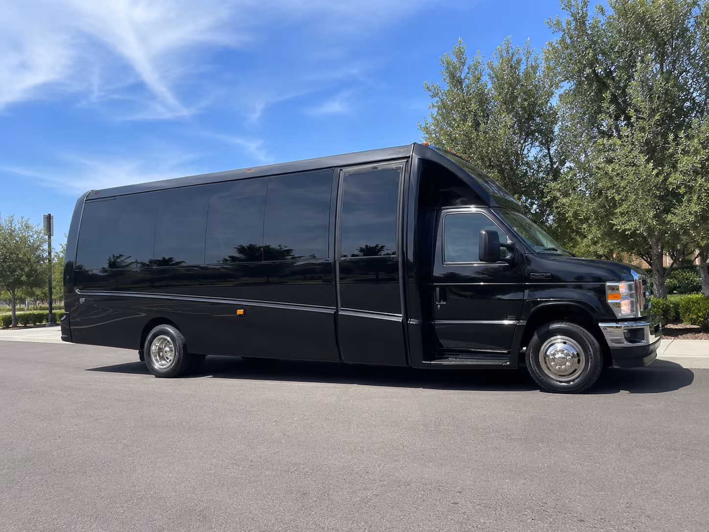 rent a field trip bus to orange museums and science centers